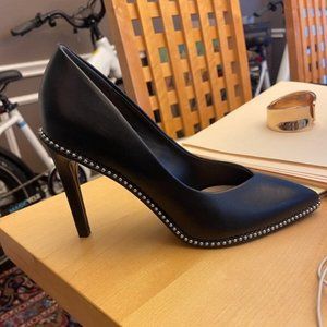 BAR III HEELS SIZE 6